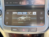 車両設定やエアコンは、ナビの下のカラーディスプレイで、操作することができます!スイッチで、簡単に画面を切り替えることができるので、とってもスマートですよ!
