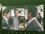 停車中にテレビ番組を視聴でき、待ち時間や休憩中の過ごし方が広がります。画面表示で番組を楽しめるため、移動の合間にも車内でくつろいだ時間をお過ごしいただけます。