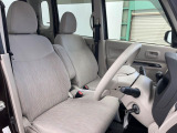 運転席シート廻りは使用感も少なく、良好な状態となっています。丁寧に使われていたことがよくわかりますね。