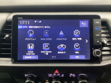 HondaCONNECT対応の便利なナビディスプレー。お持ちのスマートフォンと連携して、ナビやBluetoothでの音楽再生が可能です。デザインはもちろん、操作性も良好です。