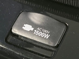 【1500Wアクセサリーコンセント】消費電力1500Wまでの家電が使えます。キャンプやスポーツ・アウトドアでのアクティビティはもちろん、災害・停電の際に大活躍♪