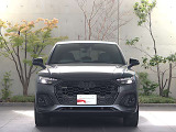 ●今やオールLEDヘッドライトはAudiを象徴する装備でございます。シングルフレームグリルとの組み合わせでフロントマスクが、より一層際立ち周囲からも視線を浴びます。