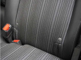 ◆ISOFIX◆シートベルトいらずでチャイルドシートと固定金具を連結するだけでガッチリ固定できます。