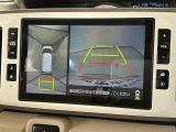 【パノラマモニター】車両周囲を上から見下ろしたような映像を表示。正確なモニタリングが可能になり、駐車時・幅寄せをアシストします!