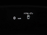 ヘッドアップディスプレイは視認性が非常に良く、運転時の視線を逸らさず様々な情報の確認が行えます。