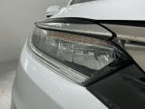 LEDヘッドライトは、点灯の瞬間から最大光量を発揮し、突然暗くなるトンネルなどでの安定感を高めます。
