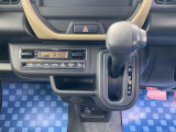家庭用エアコン同様に温度設定するだけで室内温度を快適に保ってくれる フルオートエアコンを装備しています!