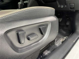 パワーシート搭載。微妙な調整が手軽にでき、ピッタリのポジションで運転することが可能です。