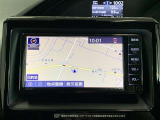 純正ナビで、初めての道や遠出でも安心☆CDプレーヤー搭載なので、好きな音楽を聴きながら楽しいドライブを♪