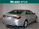 色は精悍なシルバーメタリックです。