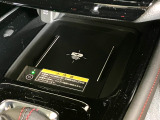 ワイヤレス充電器です!置くだけ充電が可能です♪対応したスマートフォンであれば、基本的に充電は可能です!