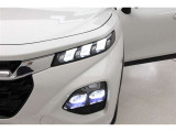 LEDヘッドライトです。デザイン性がよくとても明るいので、夜間の走行や悪天候でも安心です。しかも長寿命!