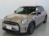 フロントフェイスはMINIアイコンとして永らく愛されるデザイン性の良さと、ブランドの魅力を感じる事ができます。