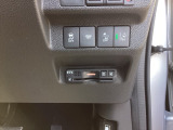ビルトインタイプの【ETC】で見た目もスッキリ。高速道路の利用にとても便利です。