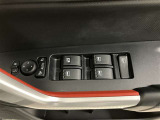 キーをポケットやバックに入れたまま車のドアの解錠・施錠、エンジンのON/OFFが行えるのでわざわざポケットからキーを出す必要はありません!便利ですね☆