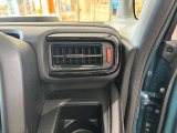 株式会社スズキ自販近畿アリーナ高槻西です。2025年 12月に中古車フロアをオープンいたしました。