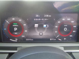 フ-ドとフレ-ムの無い先進的かつ上品なデザインの4.2インチカラ-ディスプレイ。車両情報の表示や各種設定などが可能なアドバンスドドライブアシストディスプレイ。お問い合わせは03-5672-1023へ