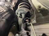 お車を安心してお乗りいただく為には、足回りの定期点検が欠かせません。サービスサポート(有償保証)では無料点検もご提供しており、安心のカーライフをお過ごしいただけるサポート体制が整っています。