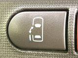 【パワースライドドア】スマートキーや運転席のスイッチでスライドドアの開閉が可能♪電動だから力を入れてドアを開ける必要が無く、小さいお子様でも、重い荷物を持っている時もラクに開け閉めできます♪