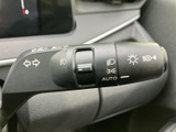 表示されたアイコンが見やすく、レバーまわりの機能を確認しやすい設計です。運転席から手を伸ばしやすい位置にあり、視線を大きく動かさず必要な操作を行いやすくなっています。