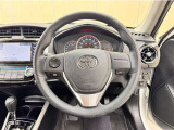 ステアリングスイッチ搭載!手を離さずに手元のスイッチでさまざまな操作が可能。運転中、視線をそらさなくても操作ができて安全です!