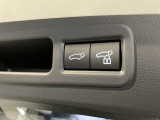 バックドアは電動式。力の弱い方でも閉める際に半ドアになることはありません