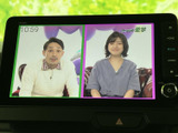 テレビ番組を画面いっぱいに表示でき、停車中の待ち時間などに映像を視聴できます。画面上には時刻も表示され、見やすい大きさで番組を楽しめるのがうれしいポイント。休憩中のひとときに便利です。