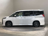両側パワースライドドア付きだから、狭い駐車スペースなどでの 乗り降りラクラク!小さなお子さまのいるご家庭には嬉しい装備。