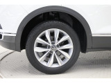 【タイヤ】21555 R17タイヤを装着。
