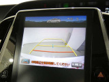 車庫入れや駐車で威力を発揮するのがバックモニター!ナビディスプレイに後ろの様子が映し出されるから安心です。