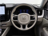 前方車を自動追従するアダプティブクルーズのほか、ステアリング操舵も行う進化型クルーズ『パイロットアシスト』を搭載。車体を車線内へと適正に維持しつつ先行車を忠実に追従します。