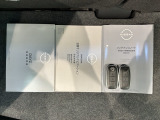 スマートキーは鍵をバッグに入れたままでもドアロックの開閉やエンジンのON・OFFができます。夜間や雨の日も鍵を探さなくて良いので便利です。