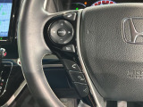 ステアリングにオーディオ操作スイッチが付いています。オーディオ画面に直接タッチしなくても操作が出来ますので、運転に集中できます。