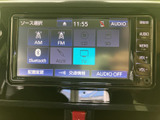 ラジオやBluetooth、テレビなどの選択肢が画面上に並び、使いたい音源を確認しやすい表示です。交通情報や音声オフも選べるため、日常の移動に合わせて活用できます。