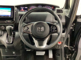 【運転席まわり】Honda独自の設計思想に基づき、自然に手を伸ばした先に操作したいものがあるようレイアウトを追求 !