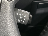 【レーダークルーズコントロール】高速道路での長距離走行が楽に!!自動で速度を保つクルーズコントロールが、衝突軽減システムと連携し、前方の車両を感知して車間を保つように速度調節してくれます!!
