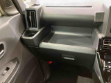 納車前にはプロのメカニックが、各部の点検を行います。ディーラーにしか出来ない品質、そしてサービスできっと満足していただけると思います!