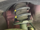 お車を安心してお乗りいただく為には、足回りの定期点検が欠かせません。サービスサポート(有償保証)では無料点検もご提供しており、安心のカーライフをお過ごしいただけるサポート体制が整っています。