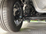 お車を安心してお乗りいただく為には、足回りの定期点検が欠かせません。サービスサポート(有償保証)では無料点検もご提供しており、安心のカーライフをお過ごしいただけるサポート体制が整っています。