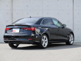 Audiが指定する独自の条件を全て満たした車だけが、認定資格を持つテクニシャンの手による100項目にも及ぶ点検・整備のプロセスを受け、お客様のもとへ届けられます。