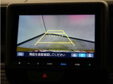 バックカメラ搭載です!車庫入れが苦手な人はもちろん、車両感覚に自信がある人にもお勧めです!見えない箇所が見えるようになるので、低い障害物や隠れてしまっている子供の存在等にも気付く事が出来ます。
