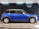 ☆MINIの車の始まりは大人四人がギリギリ乗れるコンパクトな車です!!今となっては3ナンバーですが、もともとは5ナンバーの車でした!!