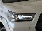 【LEDヘッドライト】は夜間でも明るくとても見やすいです。