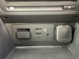 CD,DVD、USB端子つき!さまざまなオーディオソースに対応していてドライブが楽しくなりますね♪