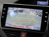 【バックモニター】 車庫入れの後方確認や、バックで駐車場に出入りの際等に後方を確認するのをお手伝いできます