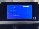 ブルートゥースに接続することにより、スマホに入ったお気に入りの音楽を車内で楽しむことができます♪あると本当に便利な機能になっています!