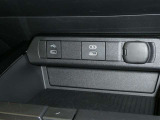USB端子付き。最近、普及しているUSB。スマホやタブレット以外もUSB充電が増えていますよね。またスマホやメモリー媒体にお手持ちの、貴方のお気に入りの音楽を車内でも楽しめます♪