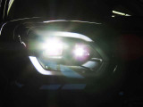 ヘッドライト・フォグランプはLEDです。とても明るく長寿命です。白い光で高輝度。暗闇での視認性に優れています。