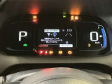 とっても見やすいメーターです。夜間時はラグジュアリーな気分にさせてくれる照明が魅力ですので、夜のドライブも楽しみになりますよ♪