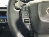 ステアリングスイッチ装備!運転しながら手元でオーディオの操作などができます。
